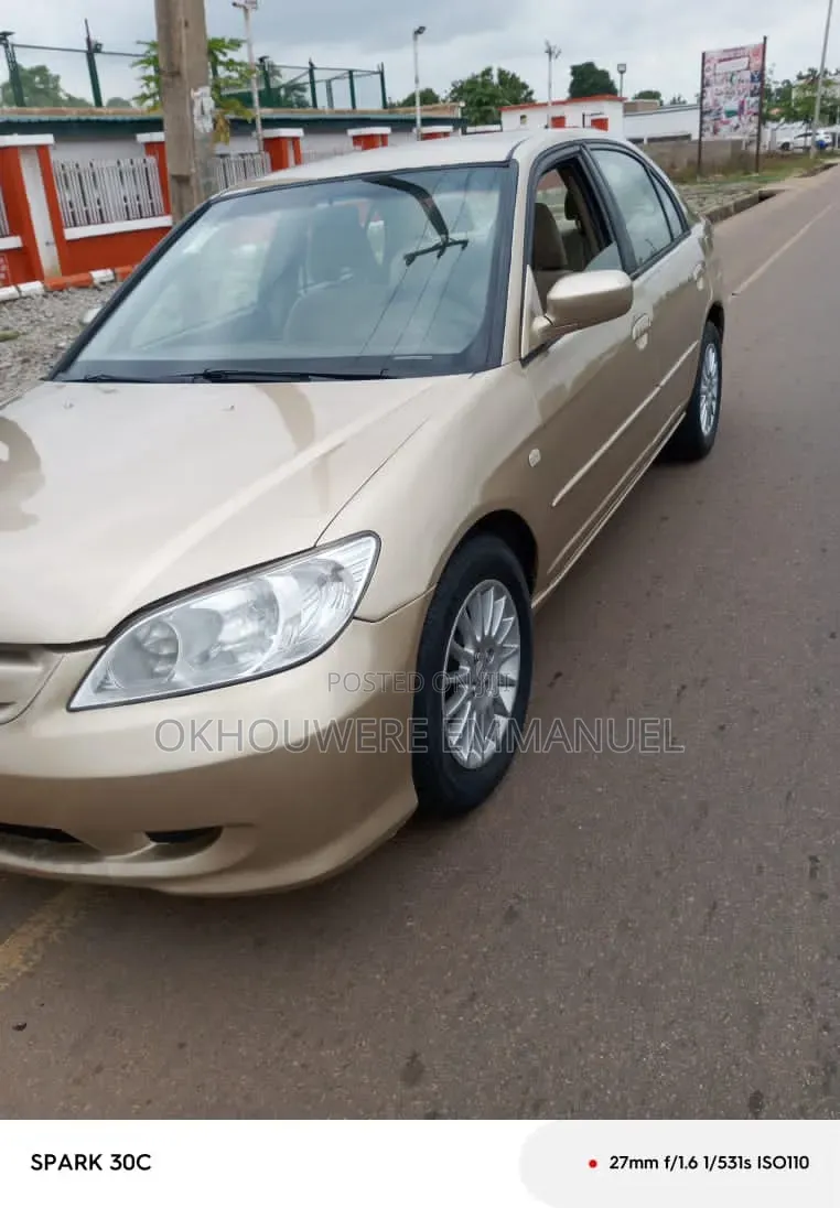 Honda Civic 2005 Gold