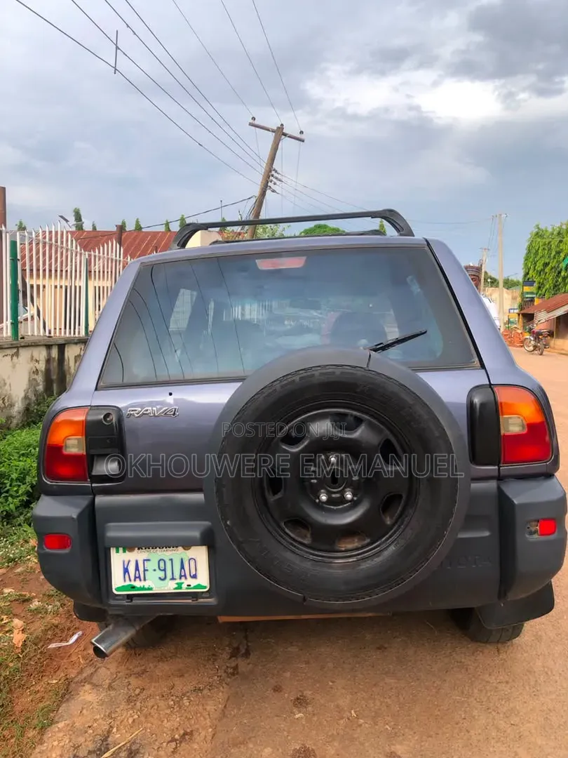 Toyota RAV4 1999 Blue