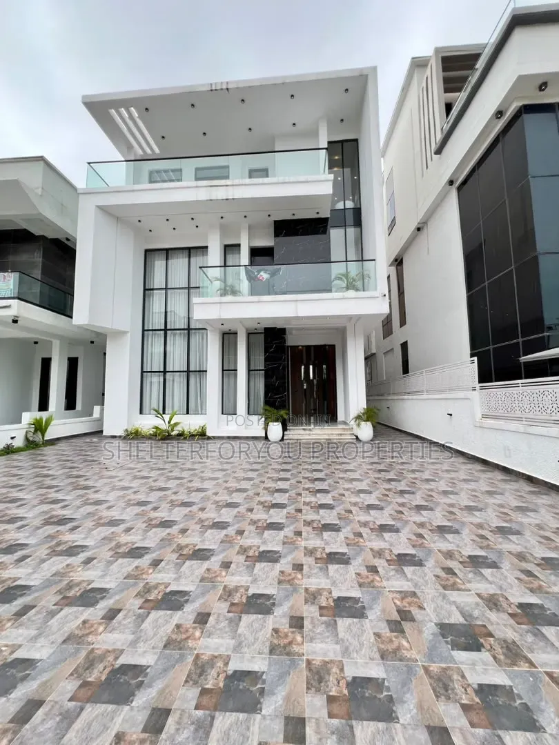 5bdrm Duplex in Ikota for sale