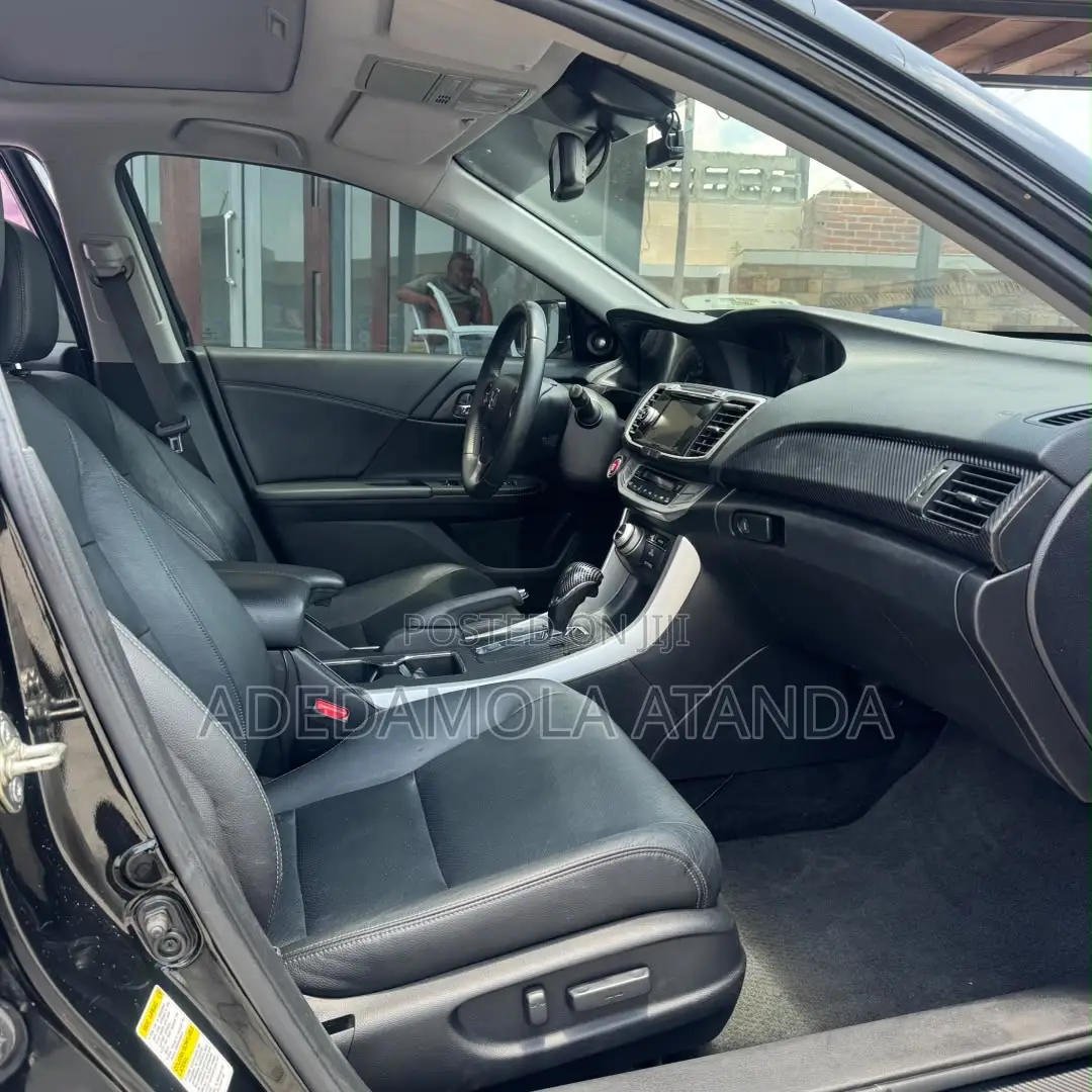 Honda Accord Touring V-6 4dr Sedan (3.5L 6cyl 6A) 2015 Black
