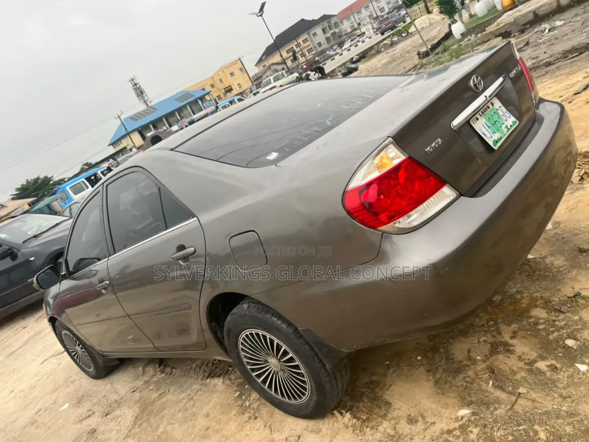 Toyota Camry 2006 Gray