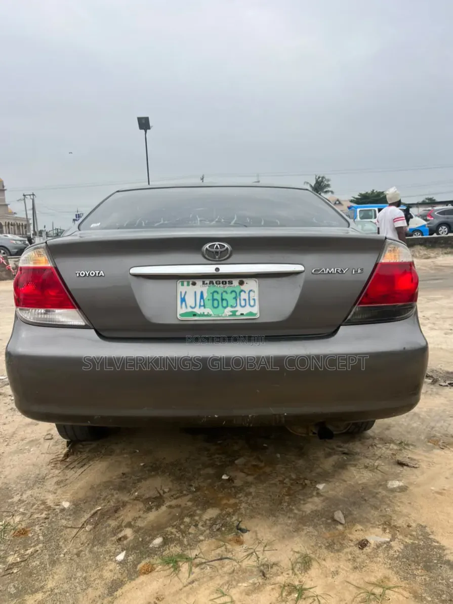 Toyota Camry 2006 Gray