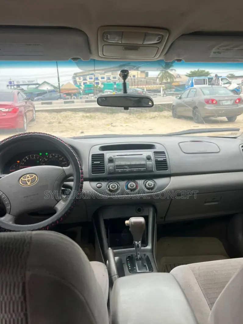 Toyota Camry 2006 Gray