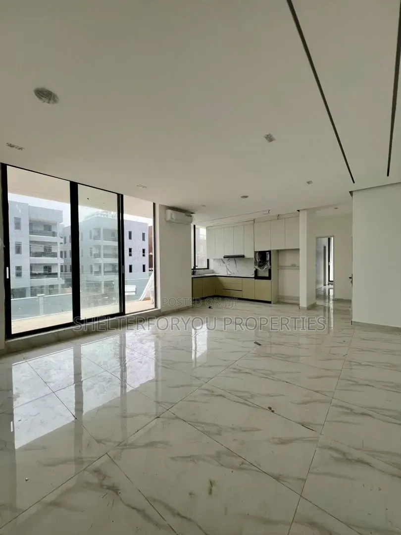 2bdrm Apartment in Lekki Phase 1 for sale