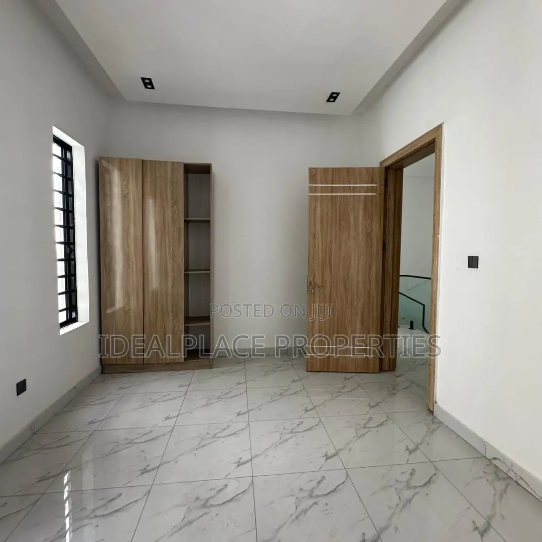4bdrm Duplex in Lekki for sale