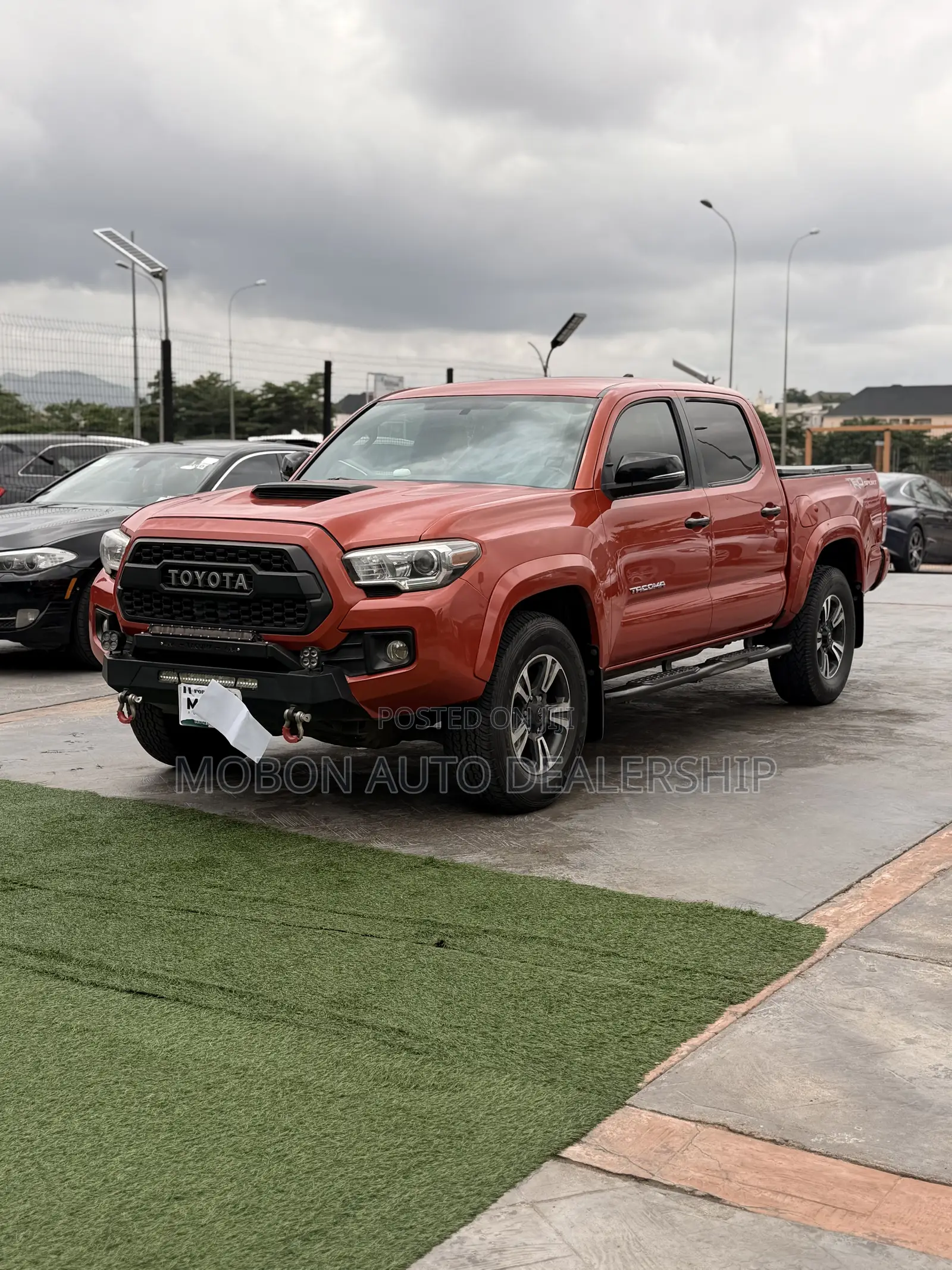 Toyota Tacoma 2017 Orange