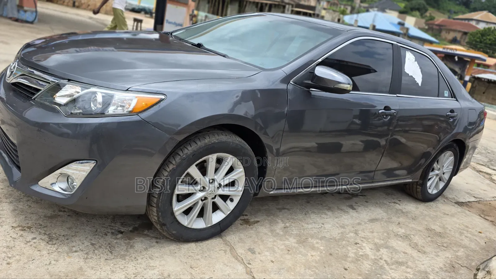 Toyota Camry XLE 4dr Sedan (2.5L 4cyl 6A) 2013 Gray