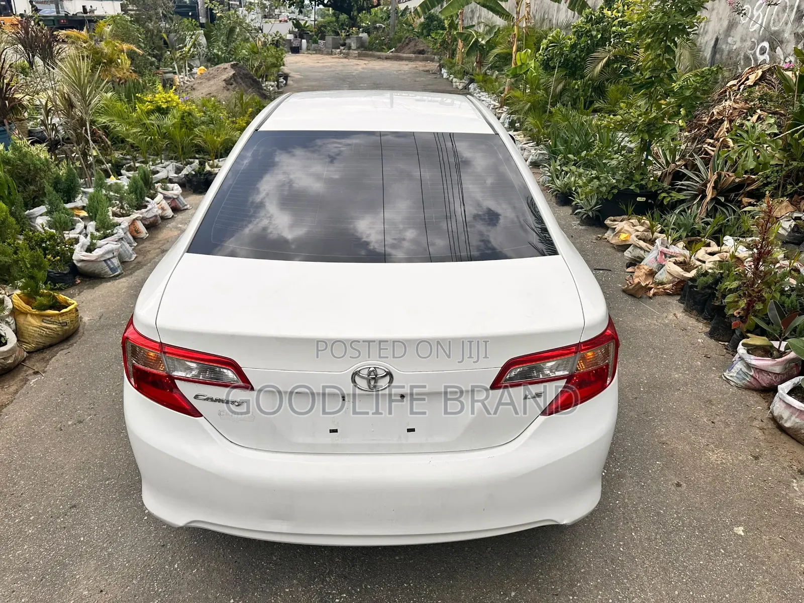 Toyota Camry SE Sport 4dr Sedan (2.5L 4cyl 6A) 2014 Off white
