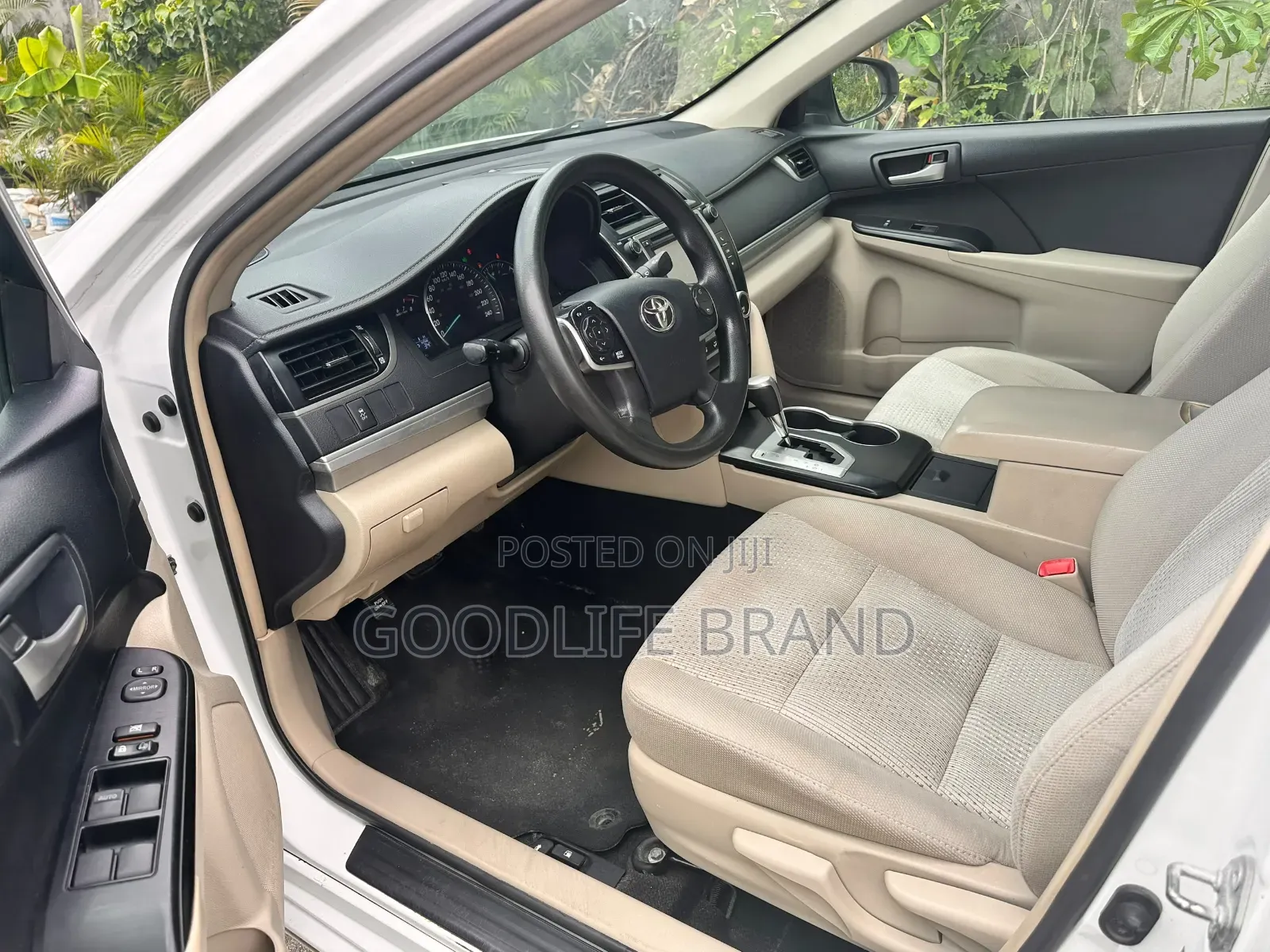 Toyota Camry SE Sport 4dr Sedan (2.5L 4cyl 6A) 2014 Off white