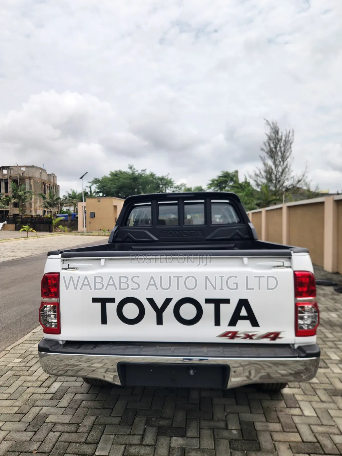 Toyota Hilux 2010 White