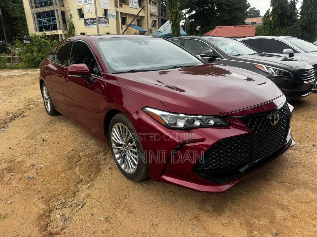 Toyota Avalon Limited FWD Sedan (3.5L V6 8A) 2019 Maroon