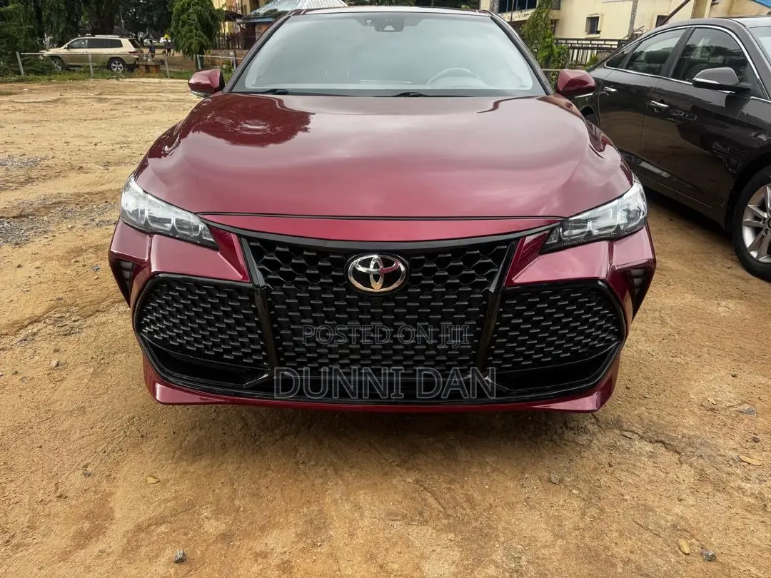 Toyota Avalon Limited FWD Sedan (3.5L V6 8A) 2019 Maroon