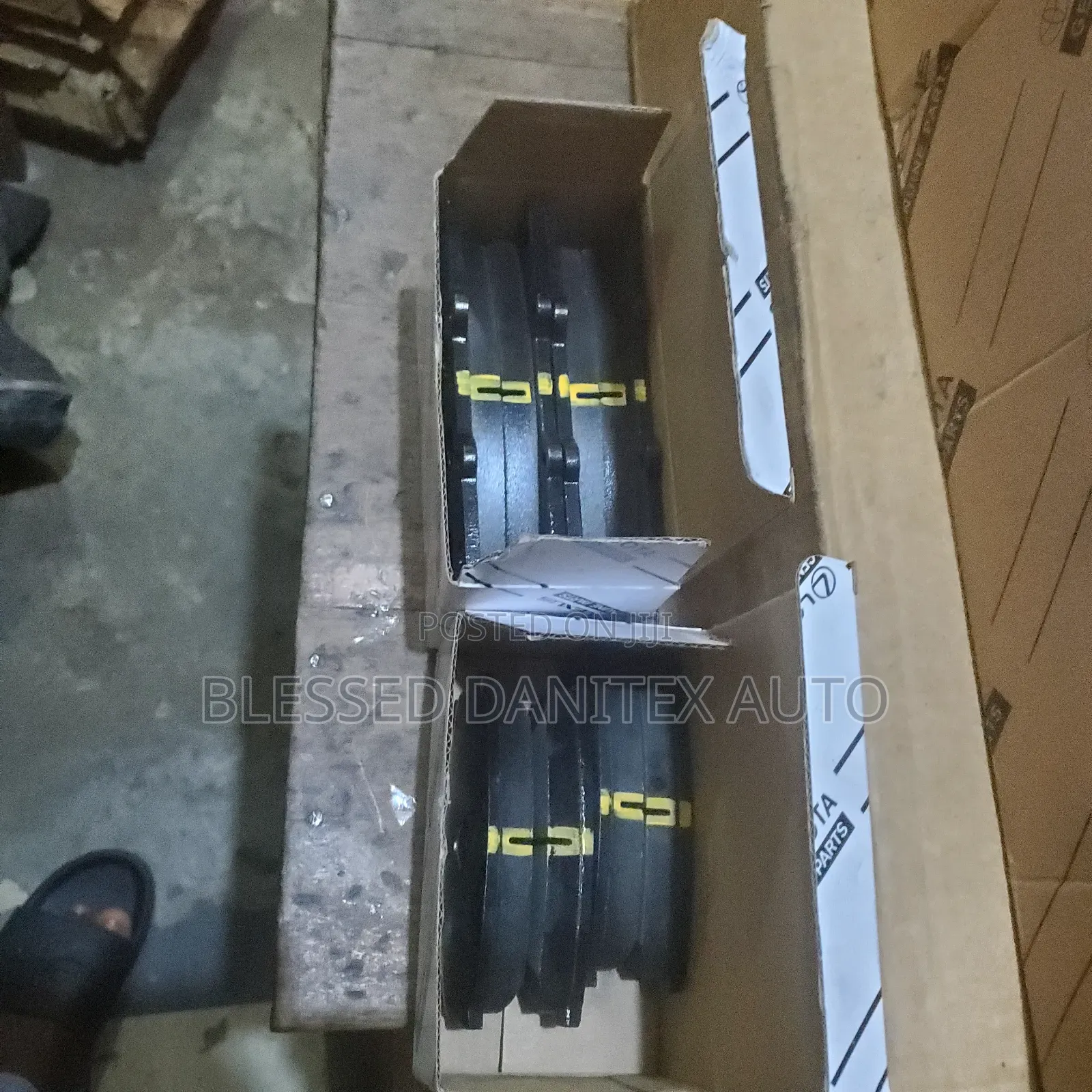Front and Back Brake Pad of Toyota Landcruiser and Lx570 2010 to 2018