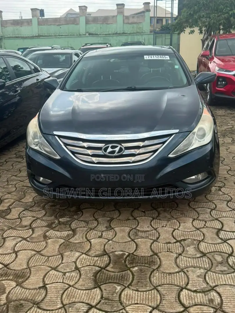 Hyundai Sonata GLS Sedan FWD (2.4L 4cyl 6A) 2012 Gray