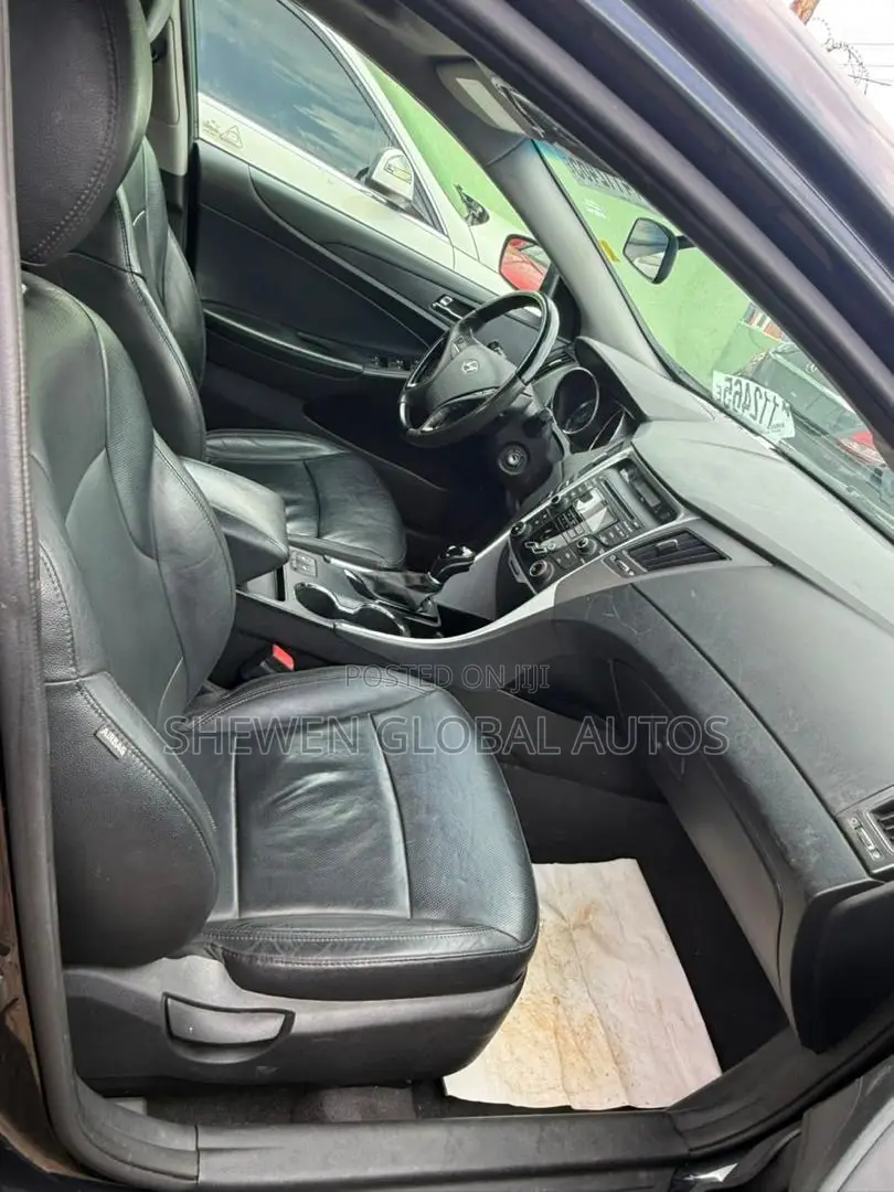 Hyundai Sonata GLS Sedan FWD (2.4L 4cyl 6A) 2012 Gray
