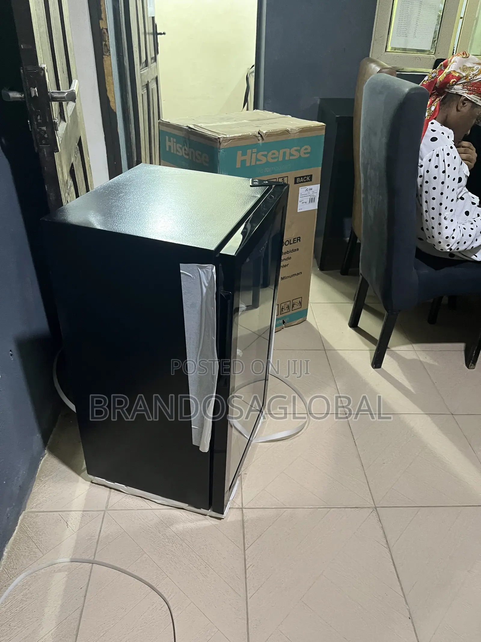 Hisense JC-94 91 Litres Beverage Chiller