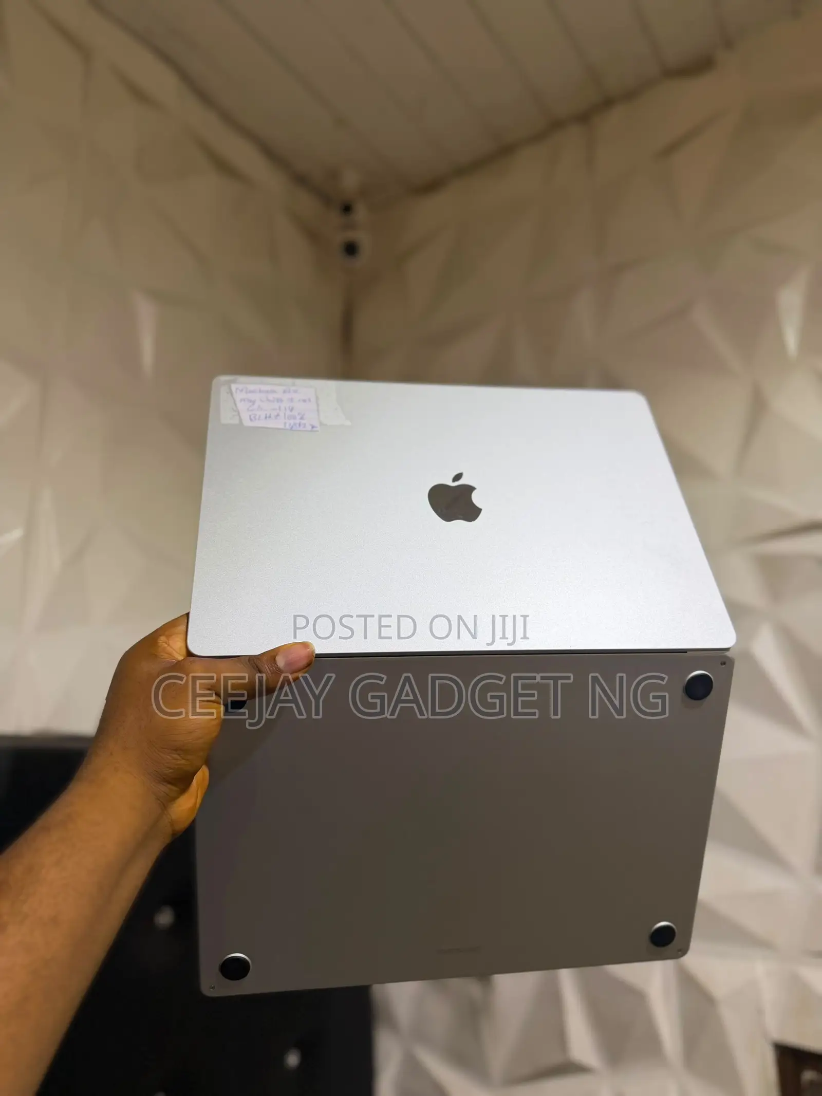Laptop Apple MacBook Pro 2021 M1 16GB Apple M1 Pro SSD 512GB