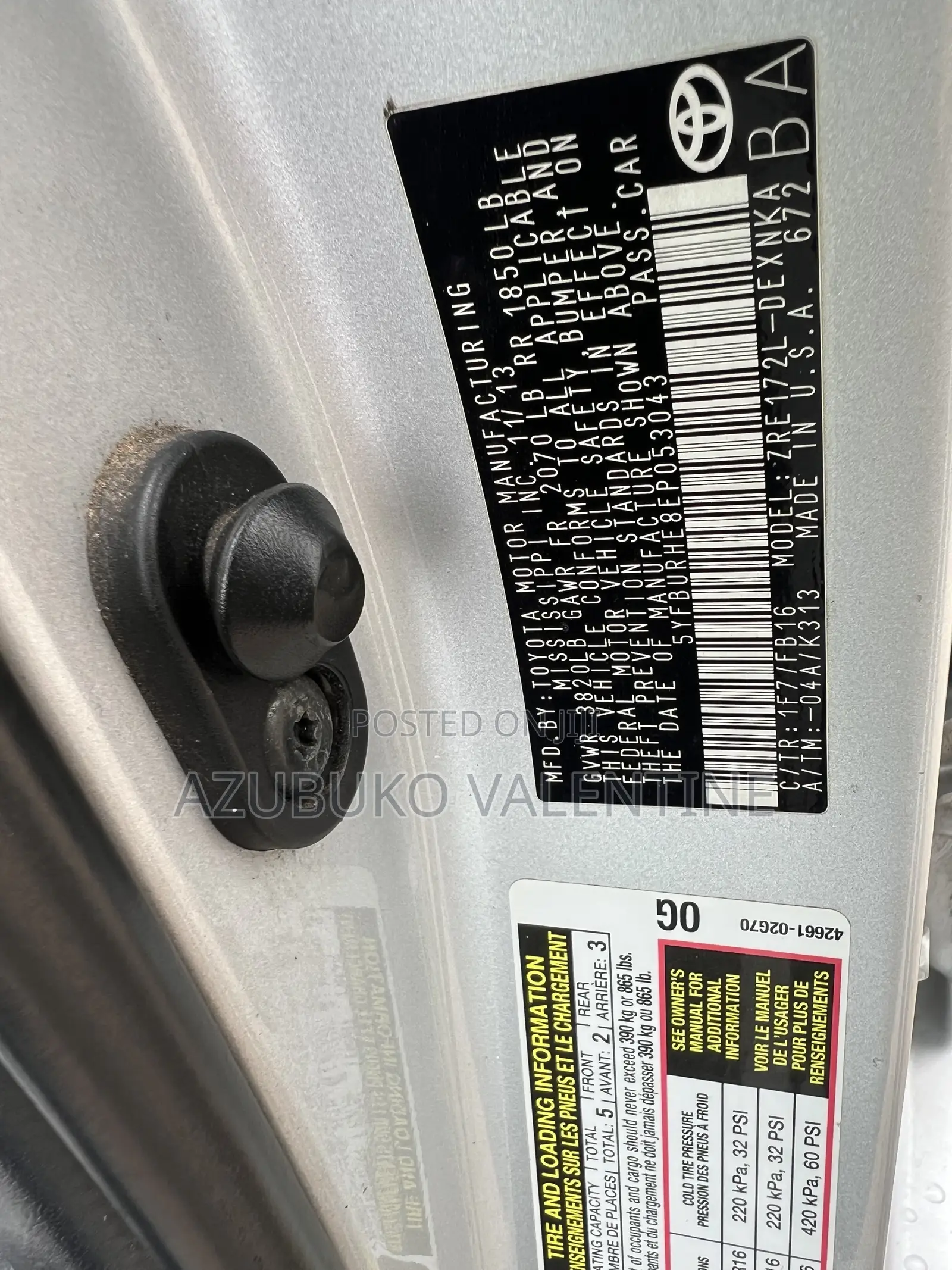 Toyota Corolla LE Plus 4dr Sedan (1.8L 4cyl CVT) 2014 Silver