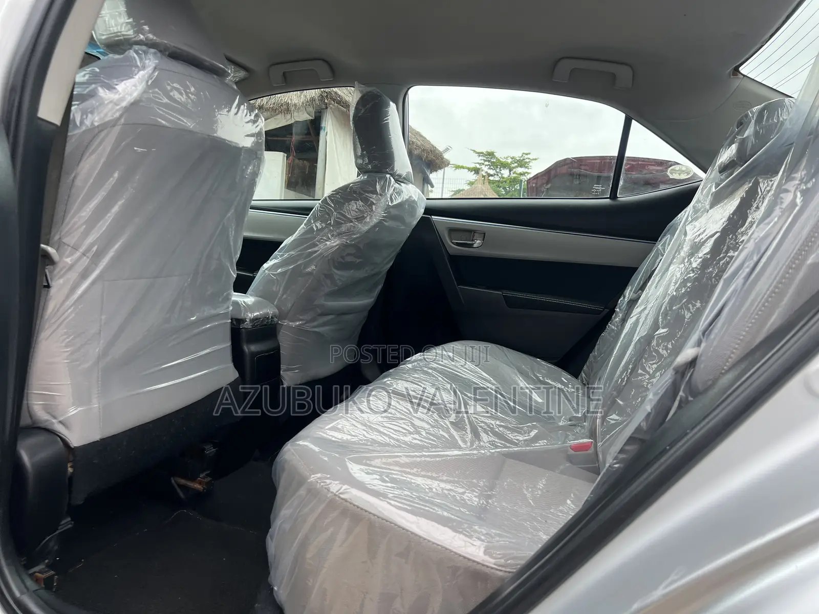 Toyota Corolla LE Plus 4dr Sedan (1.8L 4cyl CVT) 2014 Silver