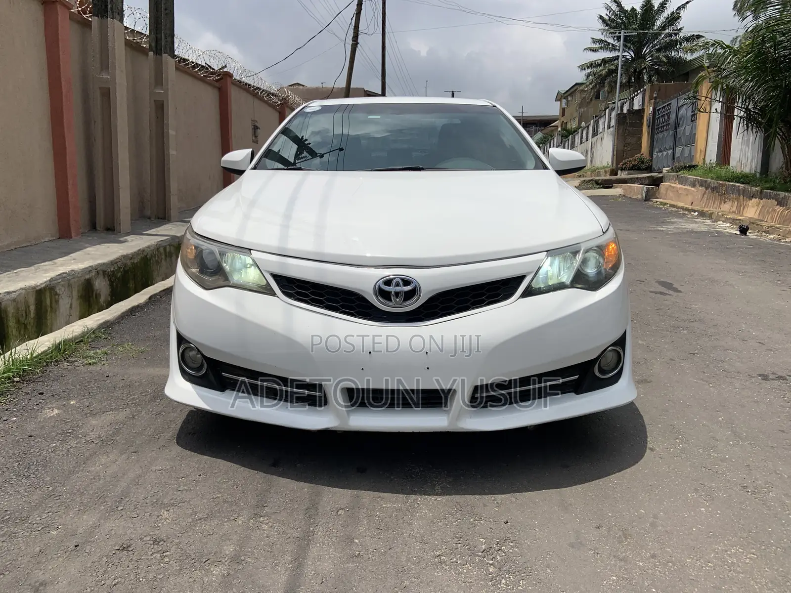 Toyota Camry SE 4dr Sedan (2.5L 4cyl 6A) 2014 White