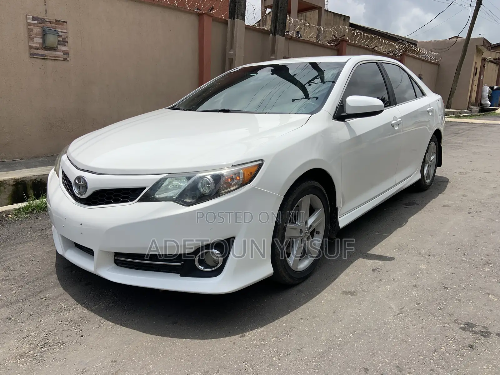 Toyota Camry SE 4dr Sedan (2.5L 4cyl 6A) 2014 White