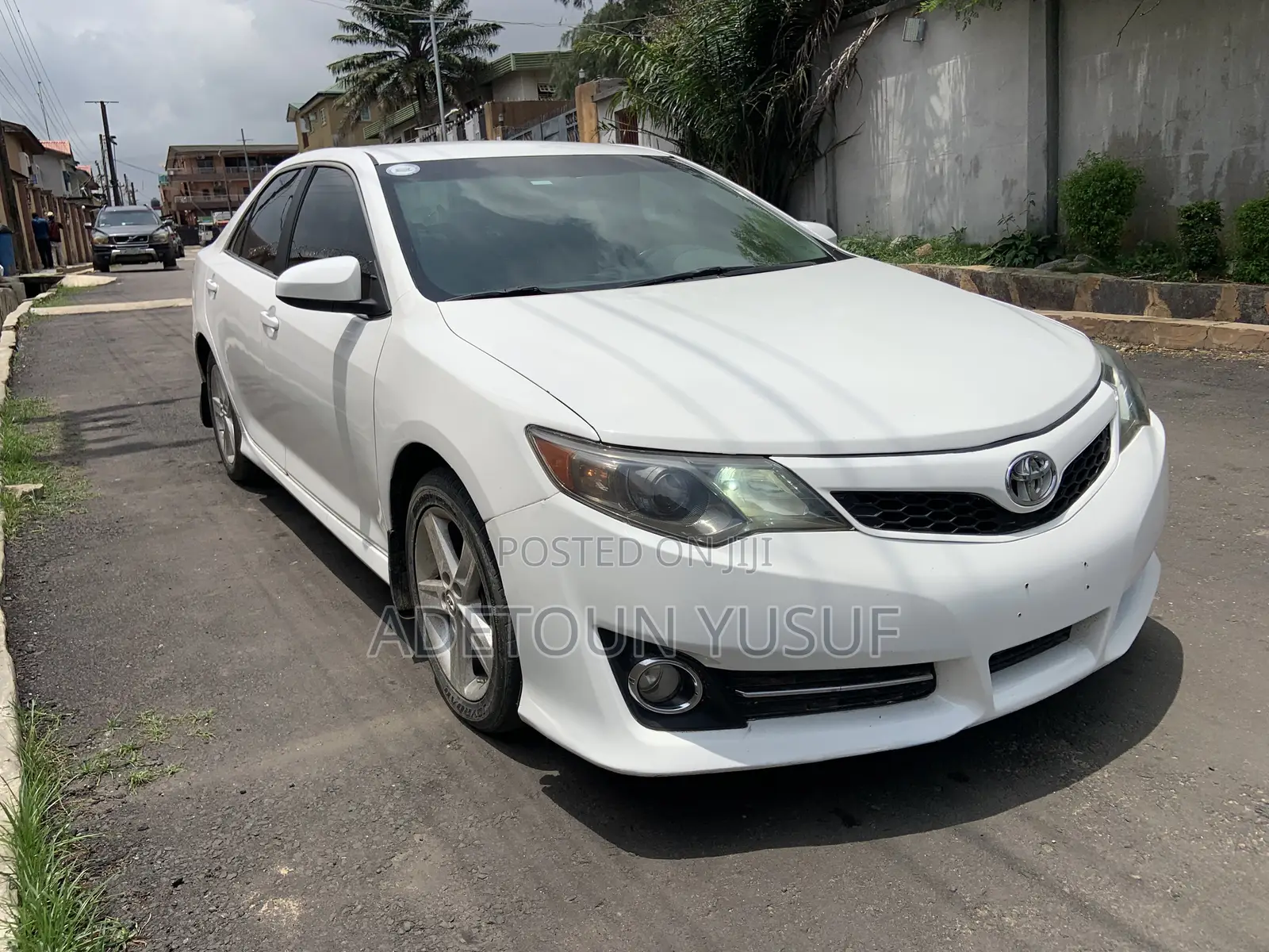 Toyota Camry SE 4dr Sedan (2.5L 4cyl 6A) 2014 White