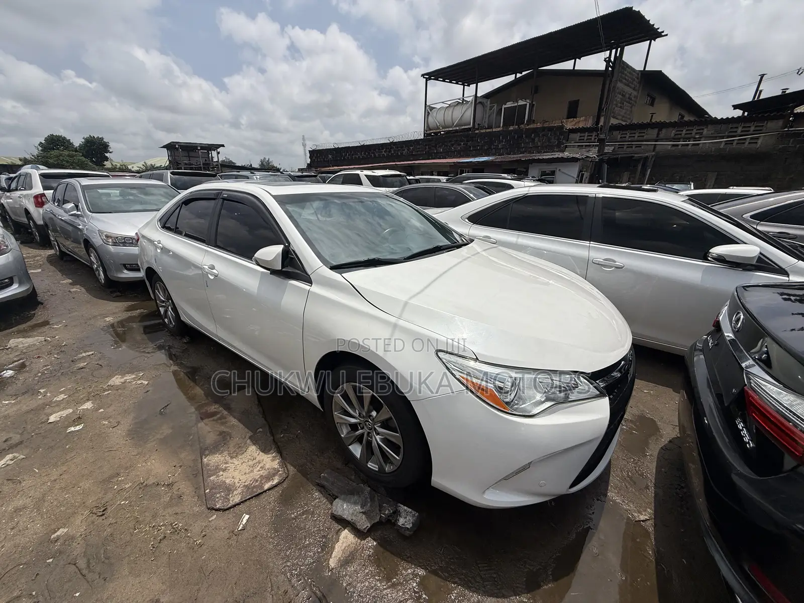 Toyota Camry XLE 4dr Sedan (2.5L 4cyl 6A) 2016 White