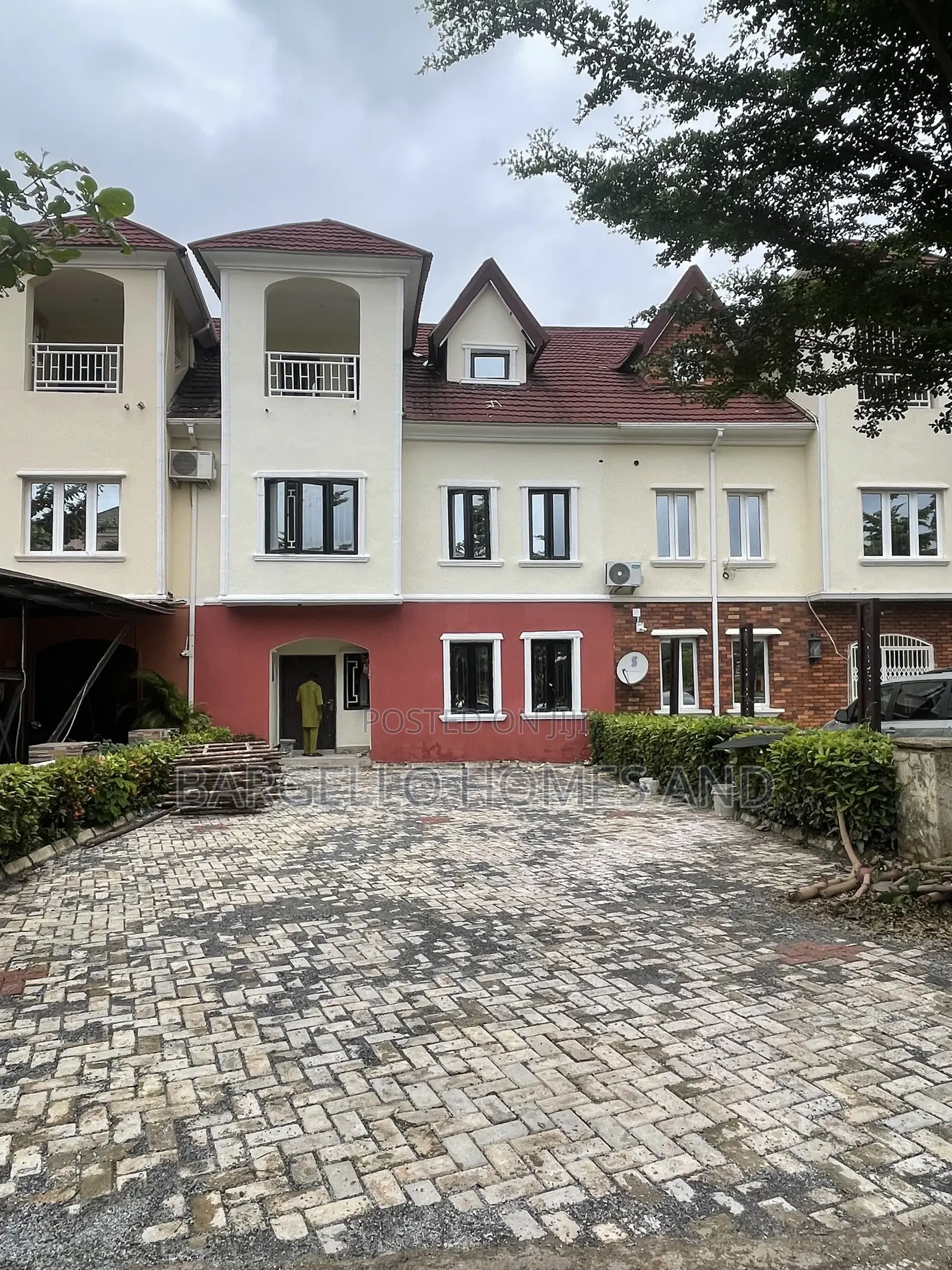 5bdrm Townhouse / Terrace in Shellcoop East, Gaduwa for rent