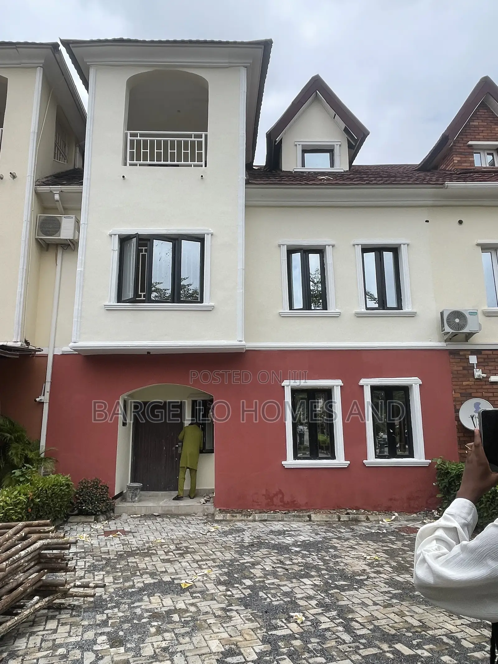 5bdrm Townhouse / Terrace in Shellcoop East, Gaduwa for rent