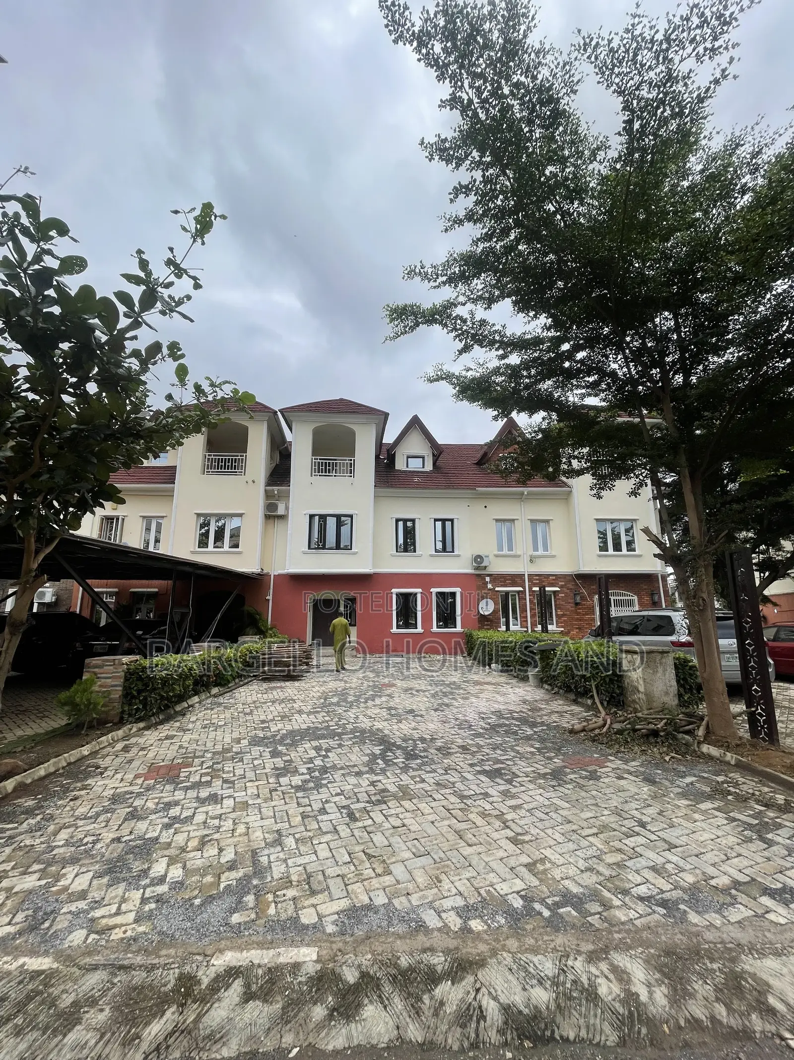 5bdrm Townhouse / Terrace in Shellcoop East, Gaduwa for rent