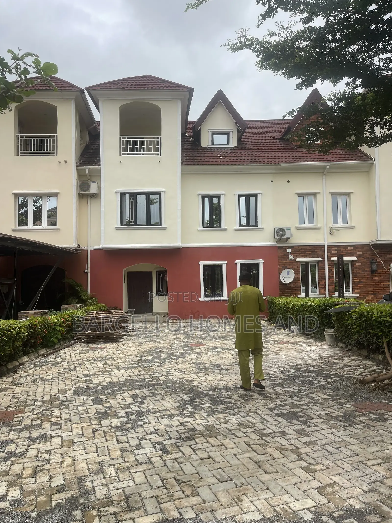 5bdrm Townhouse / Terrace in Shellcoop East, Gaduwa for rent