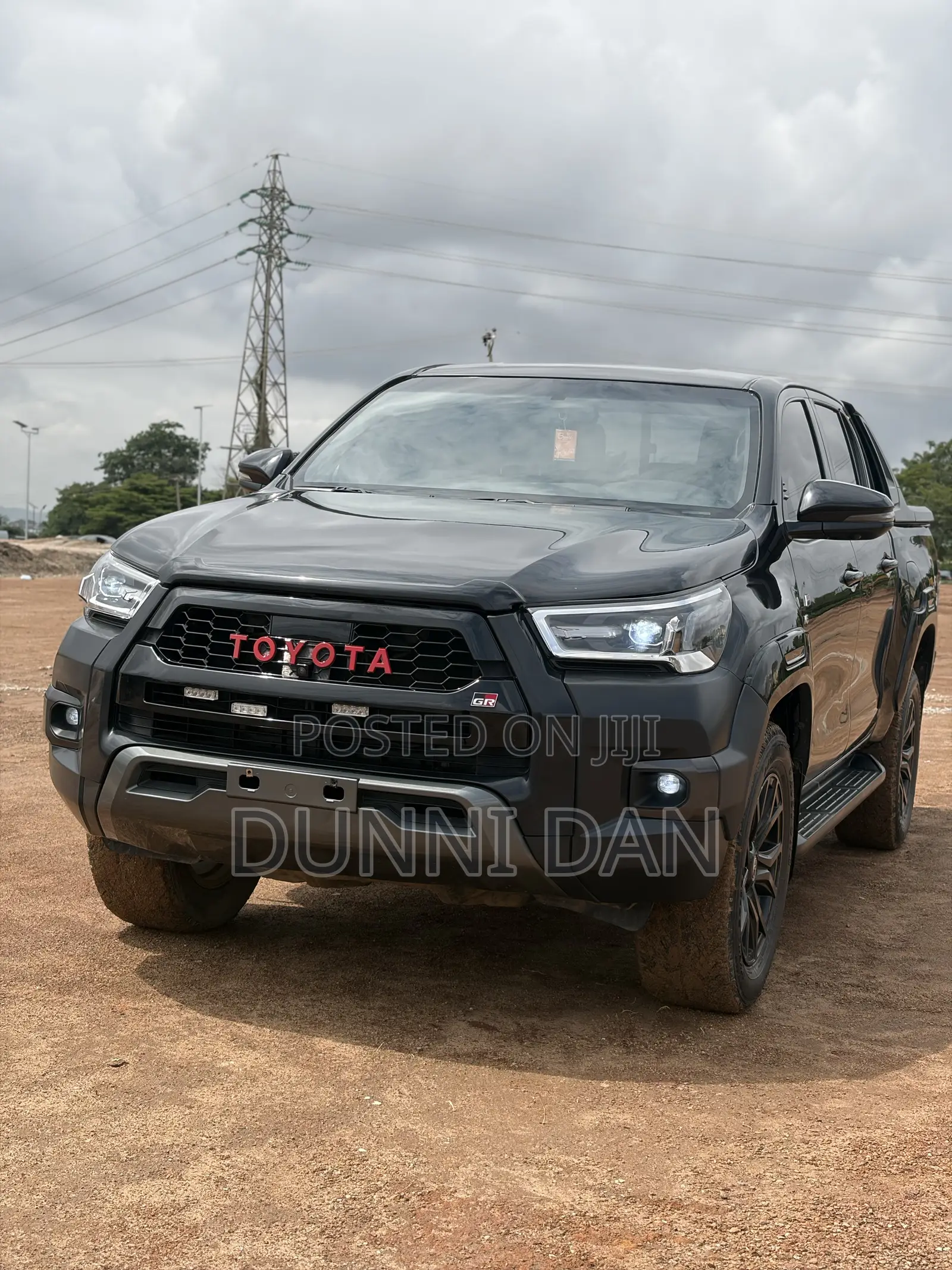 Toyota Hilux 2024 Black