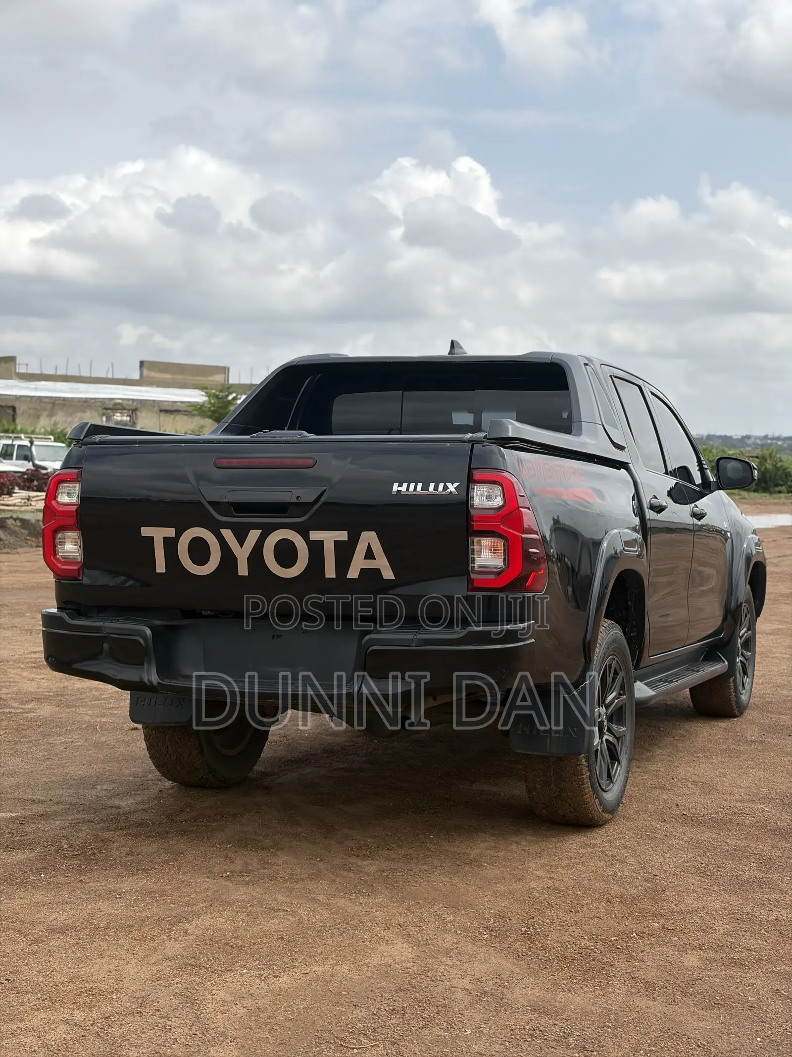 Toyota Hilux 2024 Black