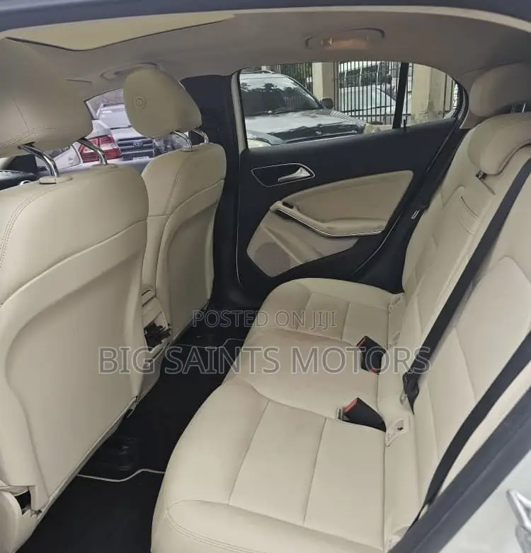 Mercedes-Benz GLA 250 2016 White