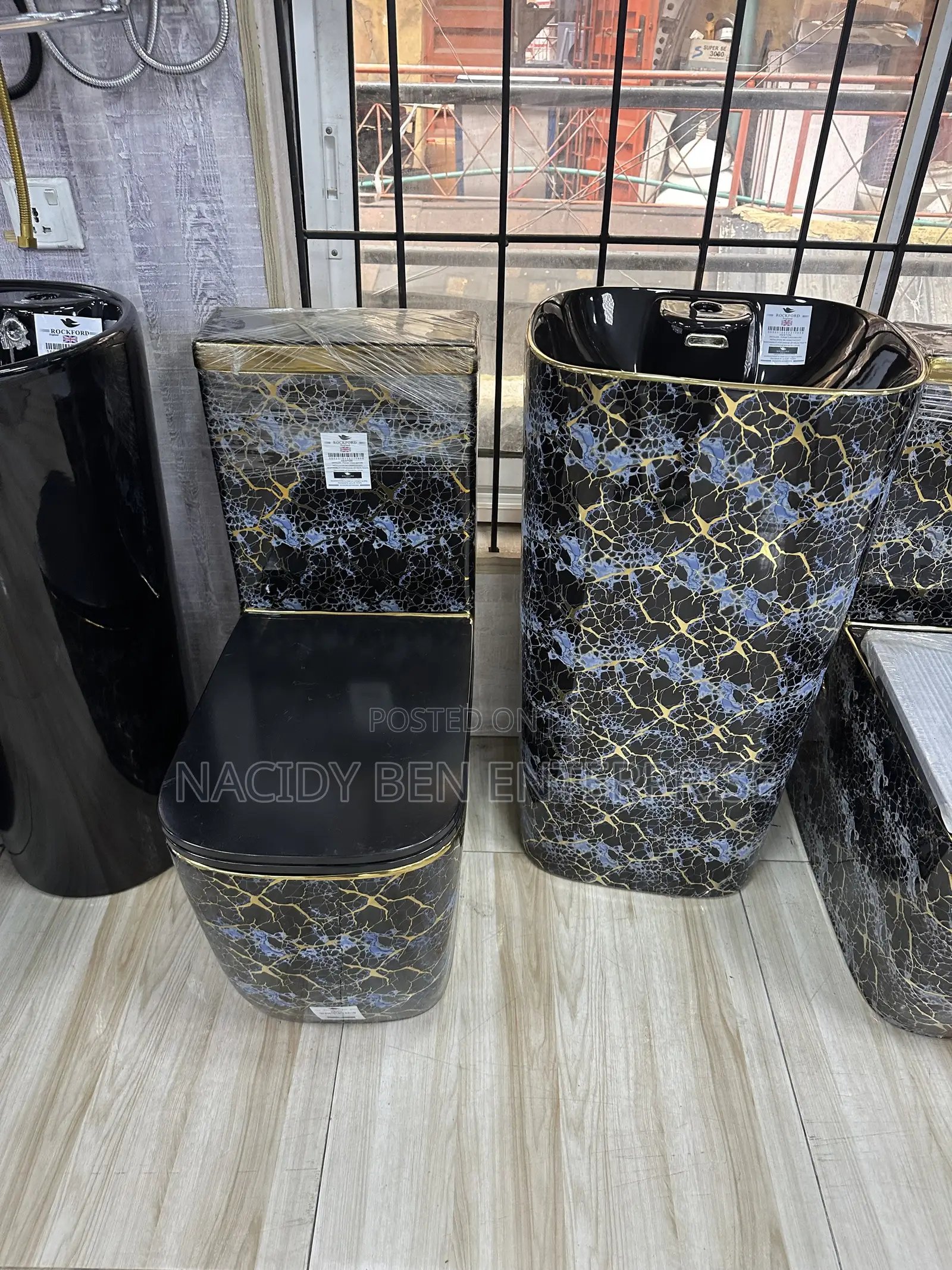 Set of Free Stand Wc and Basin