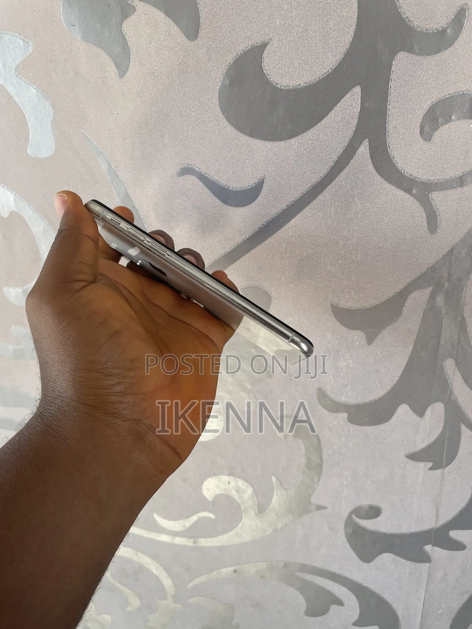 Apple iPhone XS 64 GB White