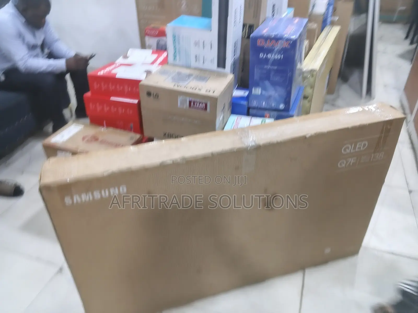 Samsung 55-Inch UHD QLED Television