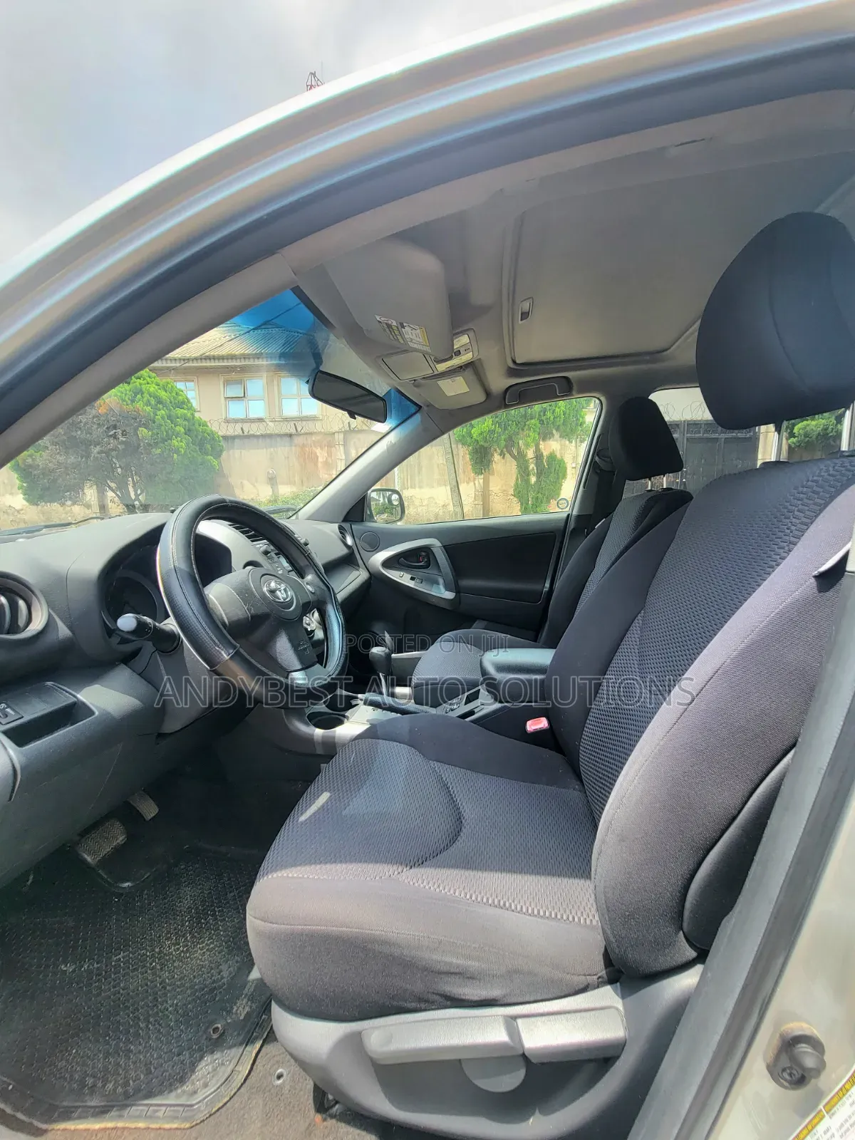 Toyota RAV4 2010 Silver