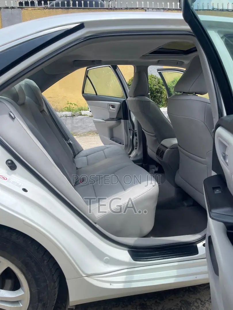Toyota Camry XLE 4dr Sedan (2.5L 4cyl 6A) 2016 White