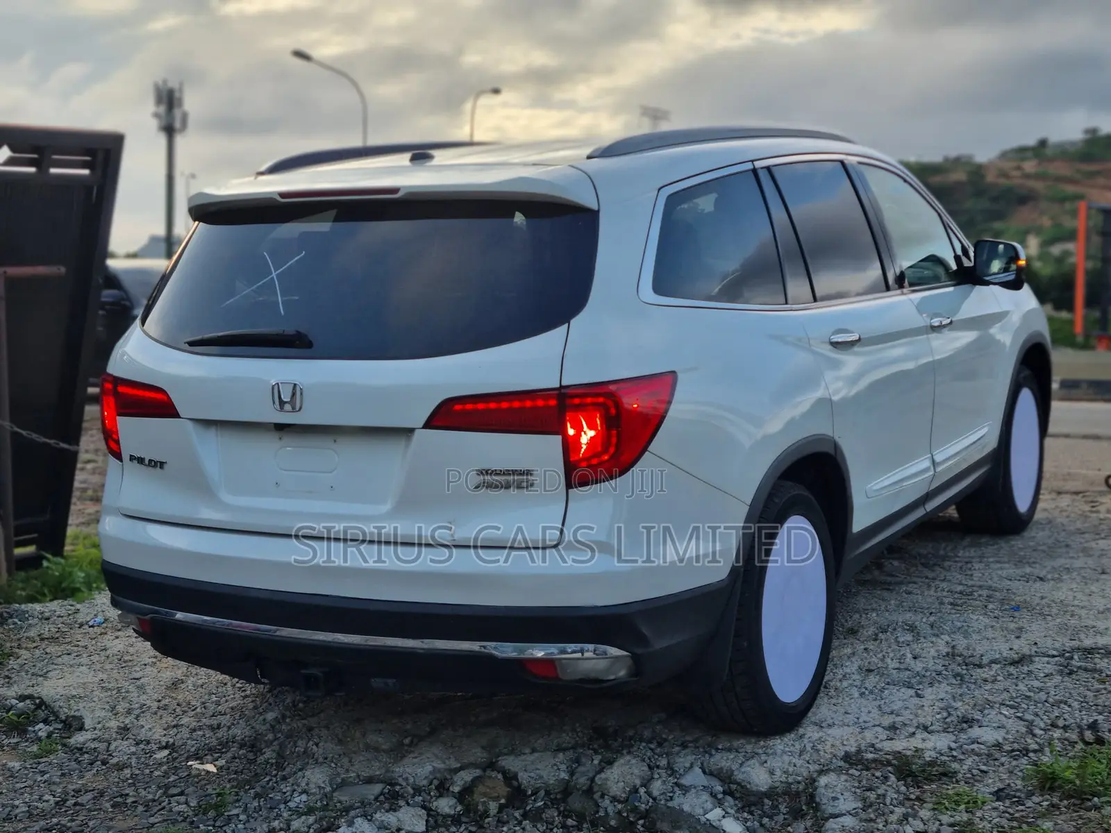 Honda Pilot Touring FWD 2018 White