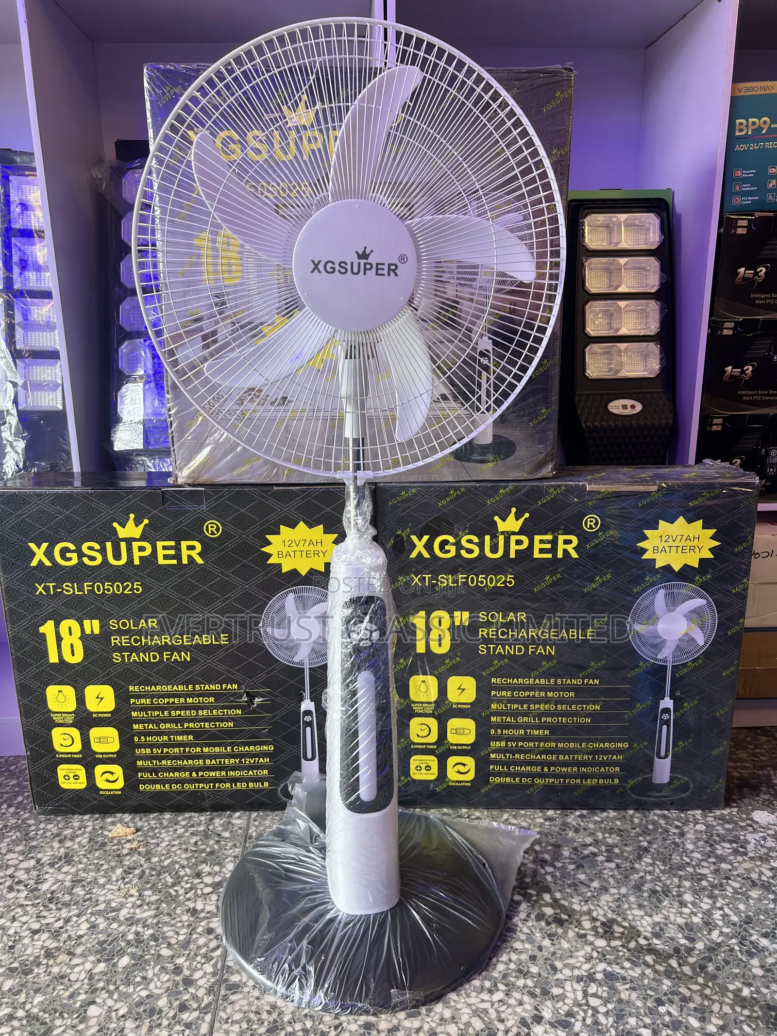 XG Super 18” Solar Fan