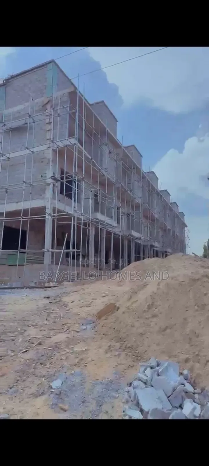 4bdrm Duplex in Apo District for sale