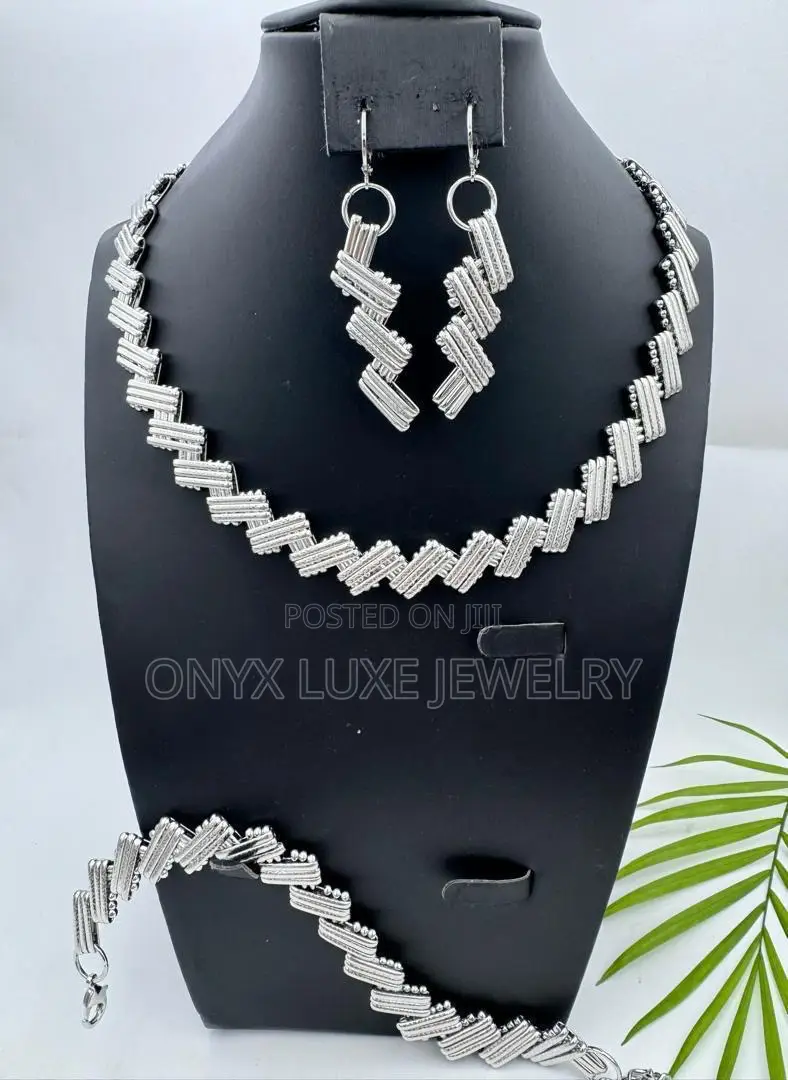 Luxury Silver Tone Necklace Set