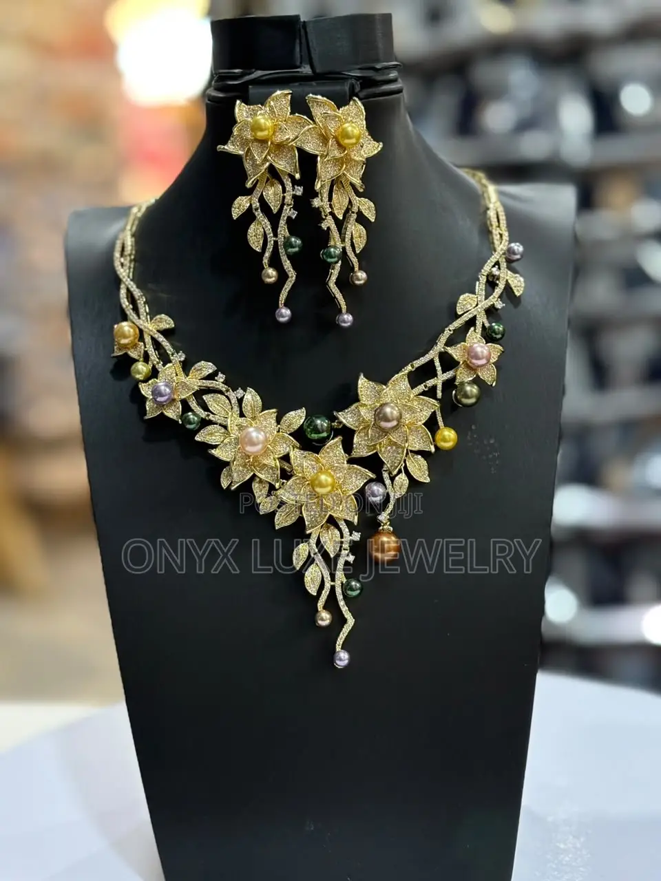 Luxury Gold-Tone Floral Pearl Necklace Set