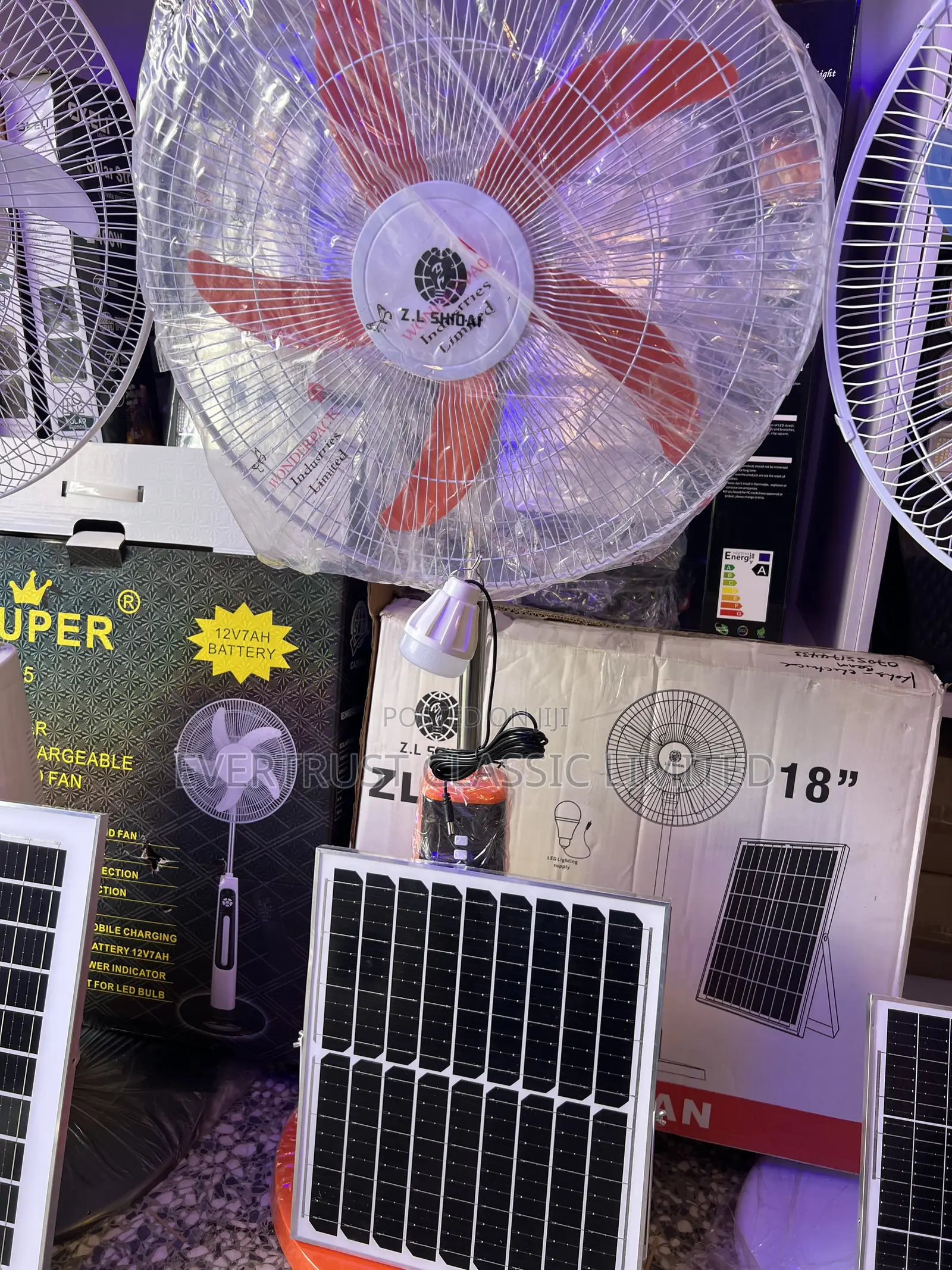 Z.L Shiadai 18” Solar Fan
