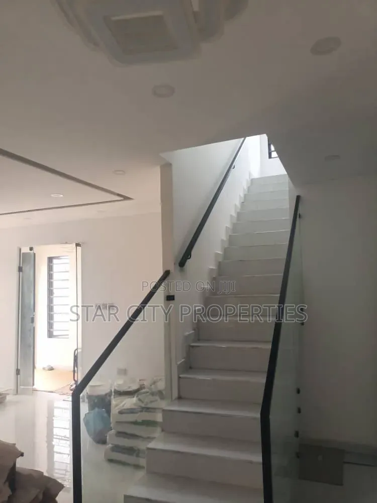 4bdrm Duplex in Opebi Lagos for sale