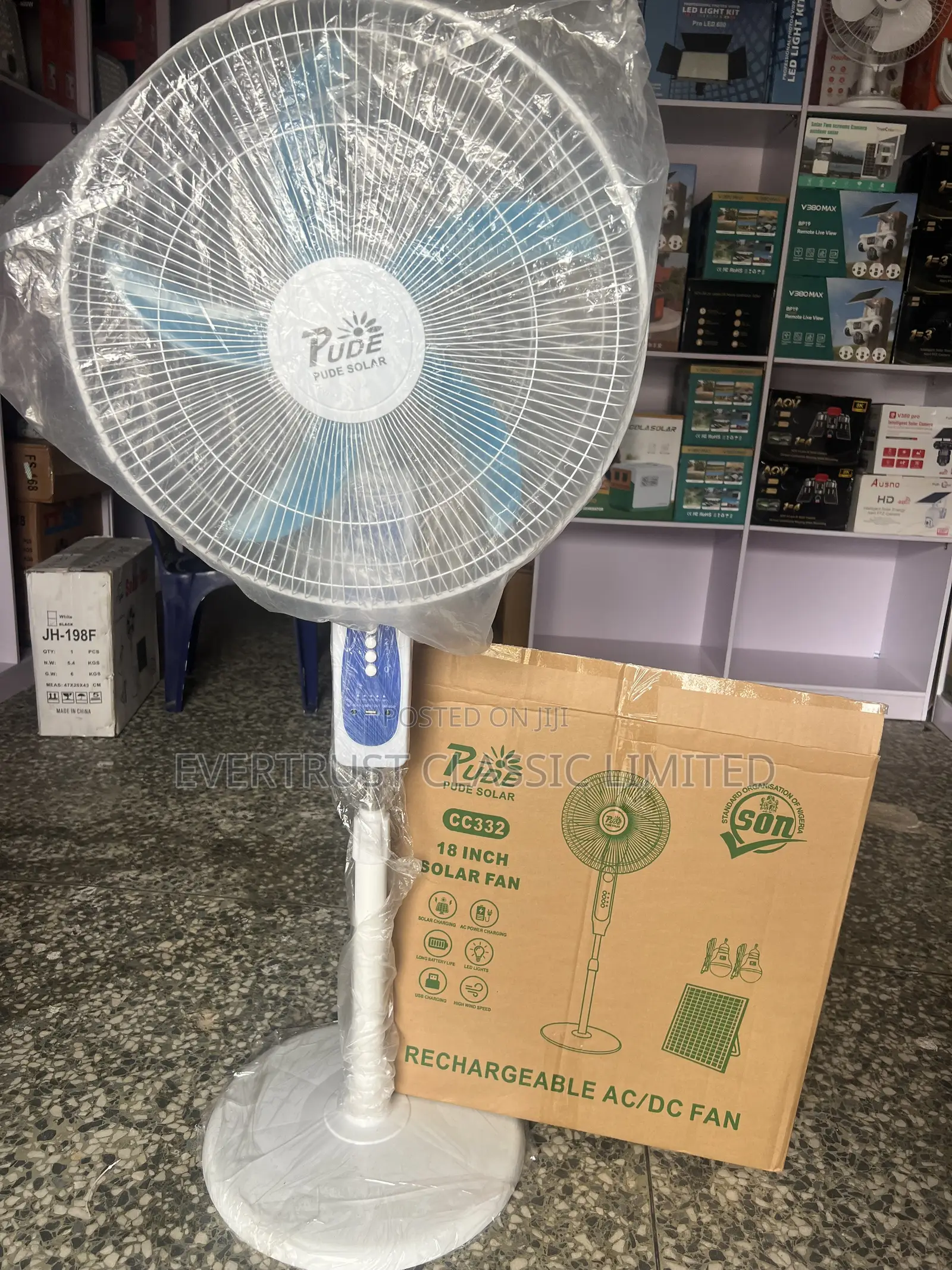 Pude 18” Solar Fan