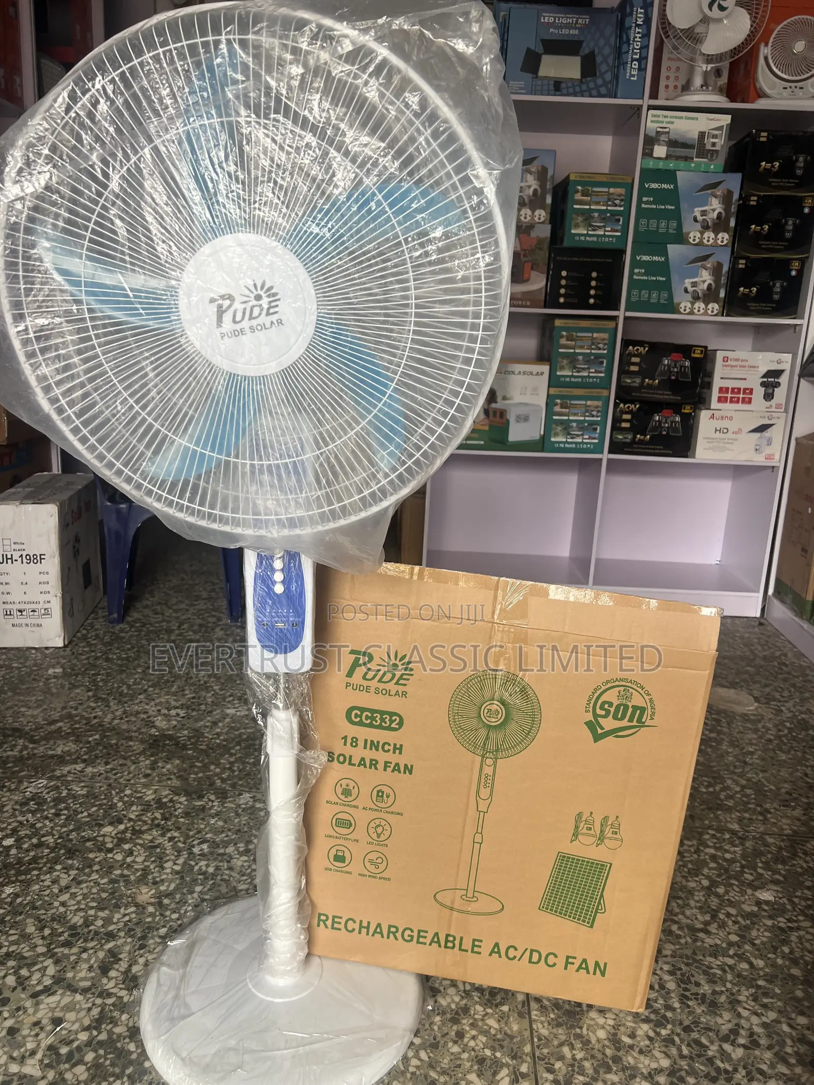 Pude 18” Solar Fan