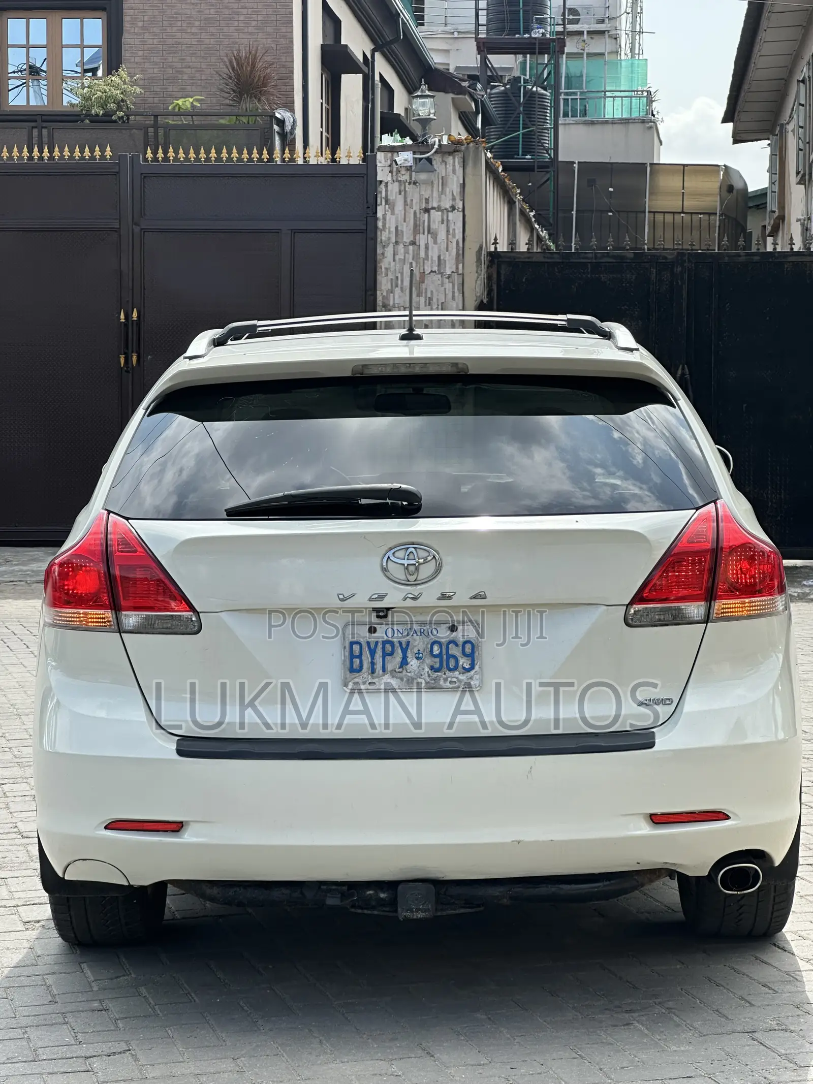 Toyota Venza AWD 2010 White