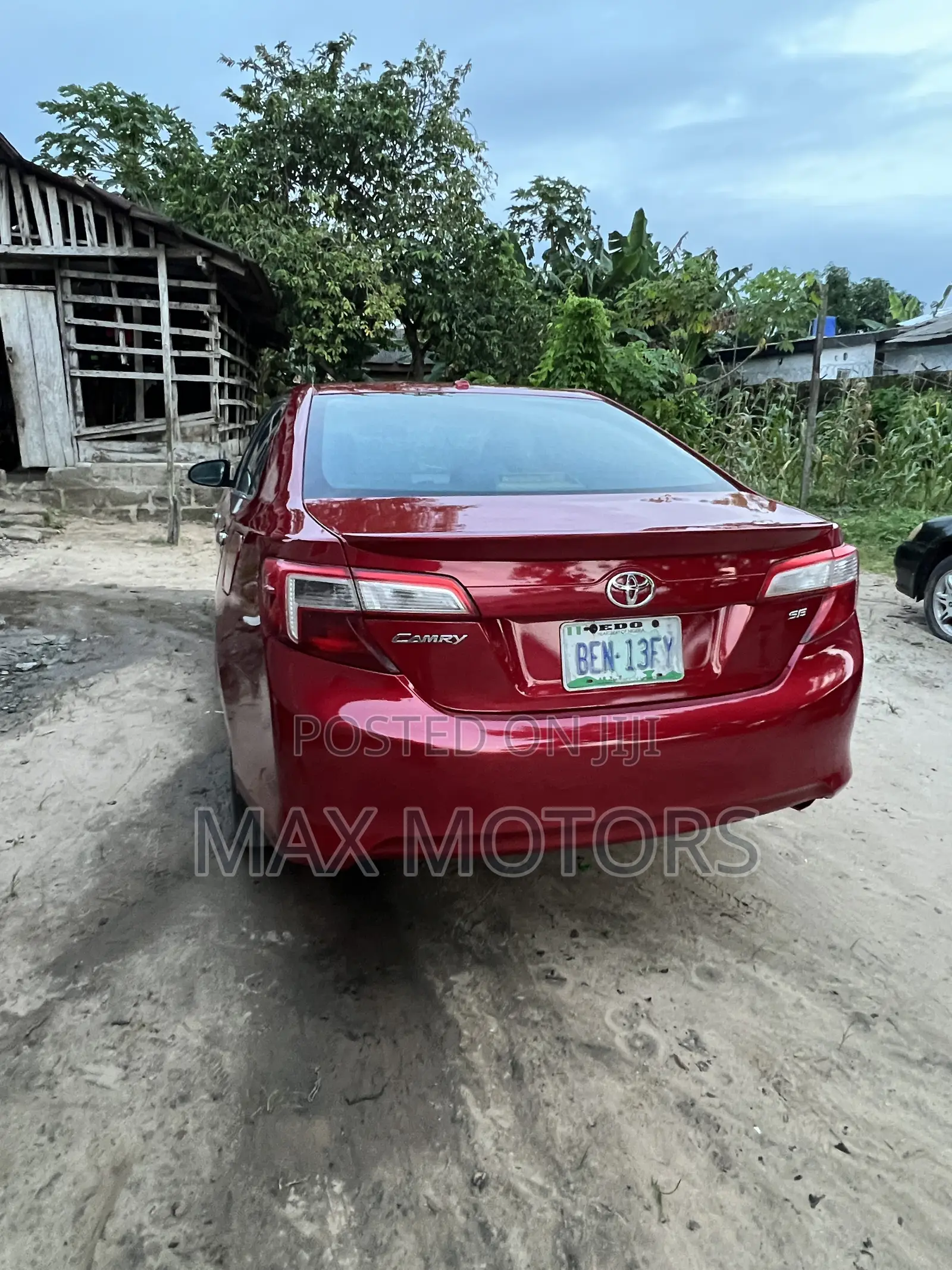 Toyota Camry SE 4dr Sedan (2.5L 4cyl 6A) 2013 Red